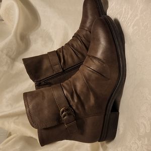 Brown Ankle Boot.  Sz 8.5